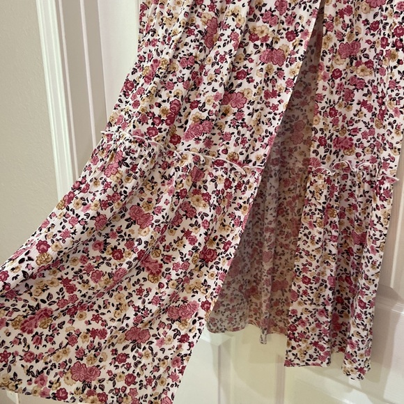 ASOS DESIGN Maxi Skirt in Crinkle with Side Split in Ditsy Floral Print - Picture 7 of 10